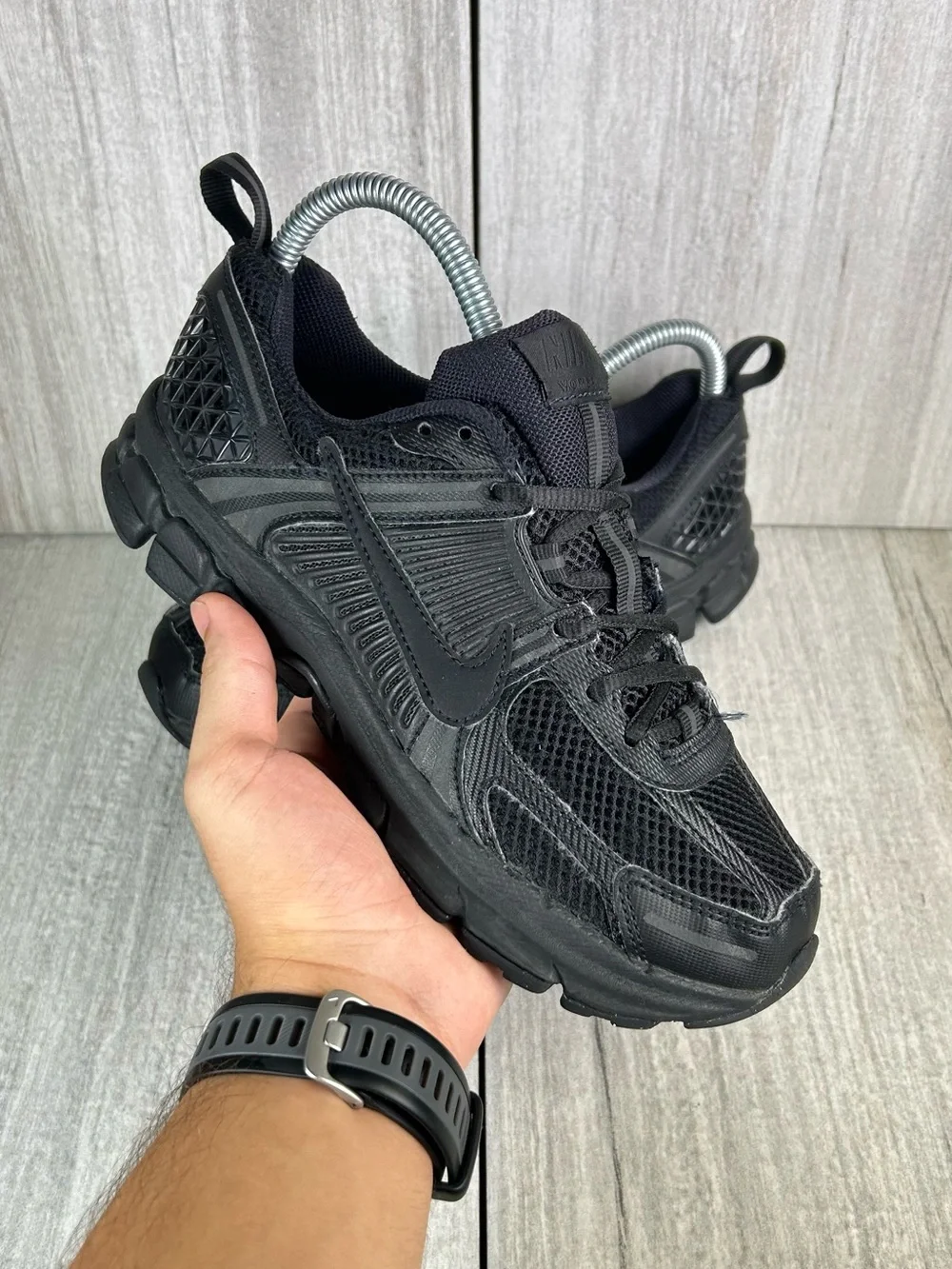 Nike Zoom Vomero 5 Triple Black Running Sneaker Athletic Shoe Women’s Size 6